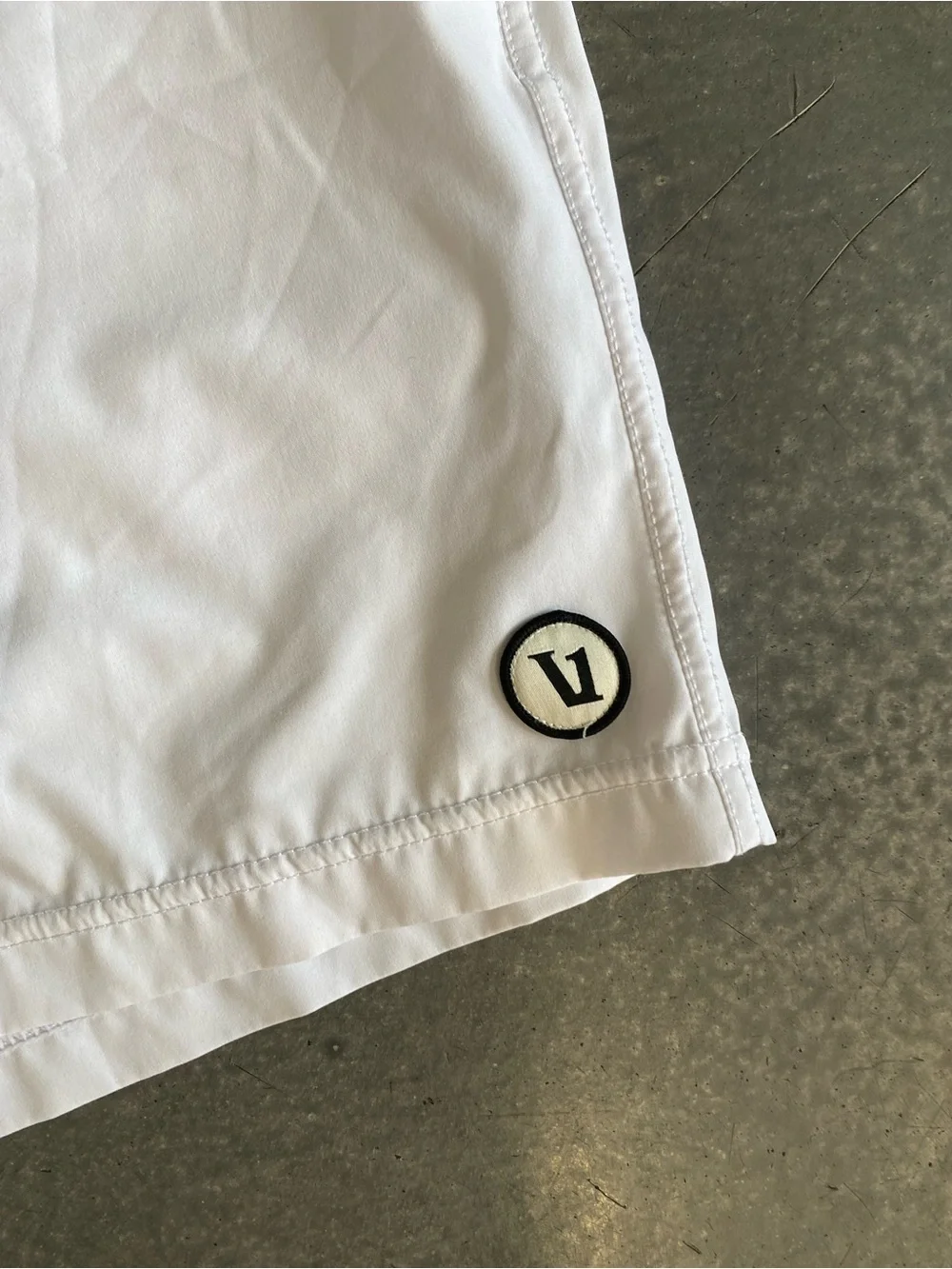 Vuori Men's Kore Short Lined 8” Sz L Mens  (Jul A-1)